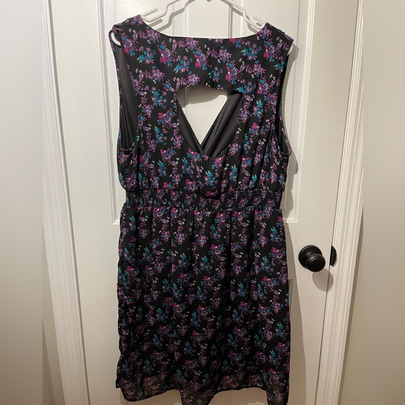 Floral Torrid Dress with Back Cut Out - Picture 5 of 9